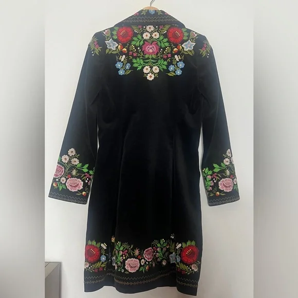 Vintage Black Floral Embroidered Jacket - Picture 2 of 7